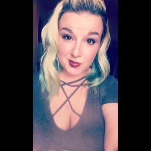 Meet your Posher, Steph